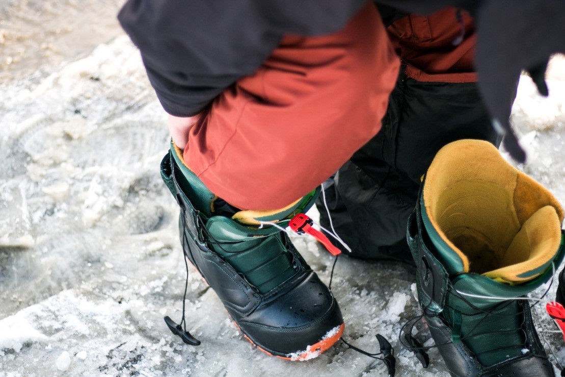 snowboarding boots for men